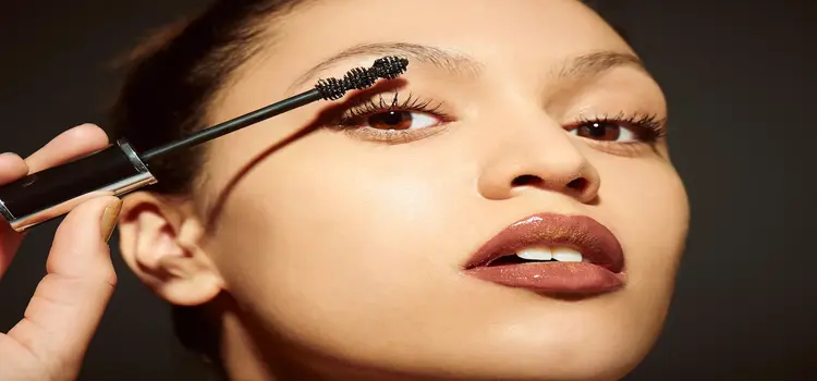 Fix Clumpy Mascara