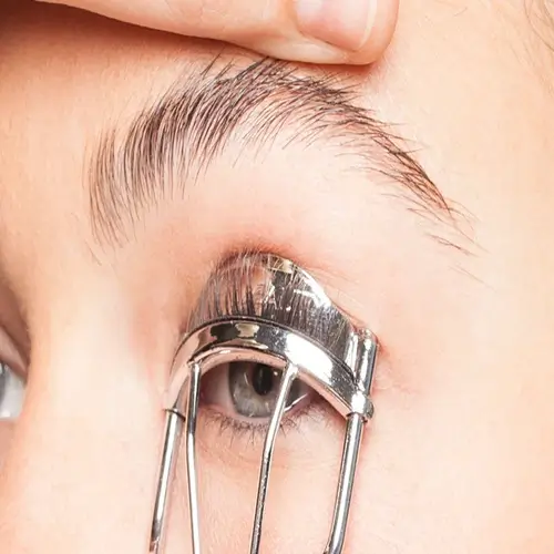 Grab the Right Eyelash Curler
