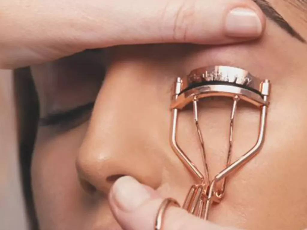 When to Use an Eyelash Curler